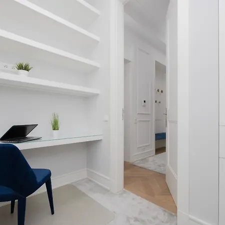 Centrum Warszawy Parking Elegancki Apartament Dla 2 Doroslych I 2 Dzieci By Renters Prestige Warsaw