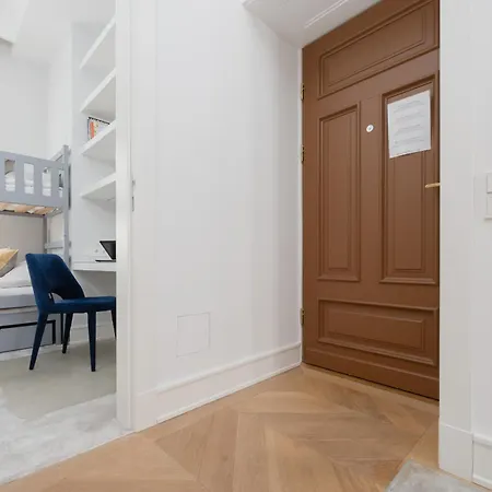 Centrum Warszawy Parking Elegancki Apartament Dla 2 Doroslych I 2 Dzieci By Renters Prestige