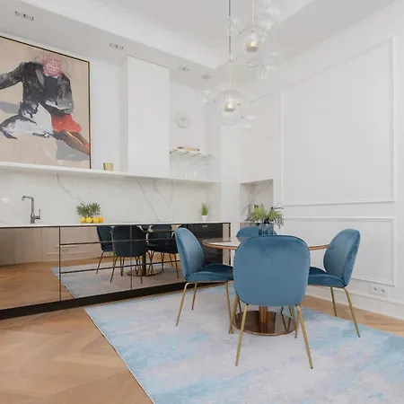 Apartment Centrum Warszawy Parking Elegancki Apartament Dla 2 Doroslych I 2 Dzieci By Renters Prestige