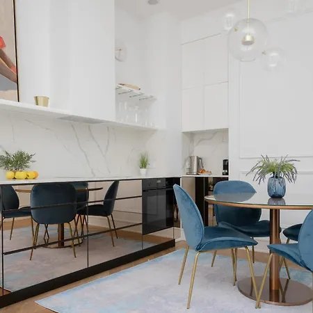 Centrum Warszawy Parking Elegancki Apartament Dla 2 Doroslych I 2 Dzieci By Renters Prestige Warsaw